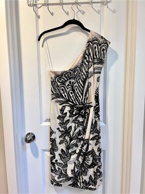 Donna Morgan One-Shoulder Black & White Print Dress